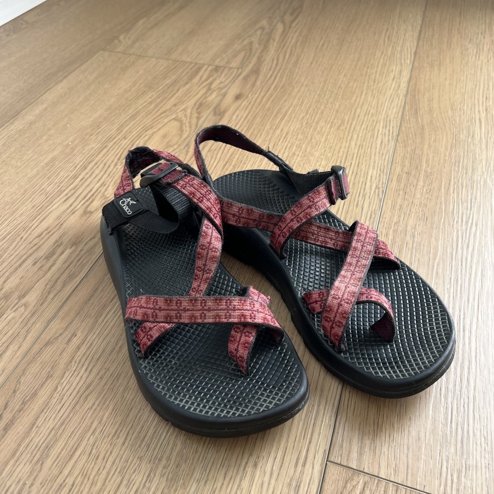 Chaco Dark Pink Geometric Straps Women's Hiking Walking Outdoor Sandals Size 9